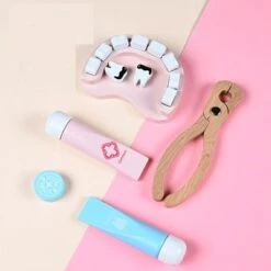 Enbaoxin Simuliertes Kleines Arzt Spielzeugset Aus Holz Für Kinder Holzspielhaus Für Kinder 10 Enbaoxin Simuliertes Kleines Arzt Spielzeugset Aus Holz Für Kinder Holzspielhaus Für Kinder -Kinder Verkauf 30320655 03